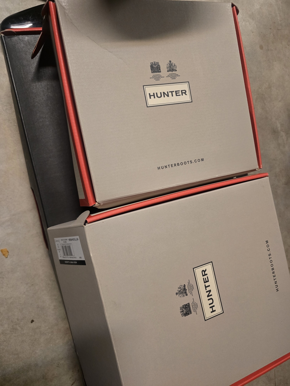 Hunter Men's Boots Box - Classic Gray Packaging